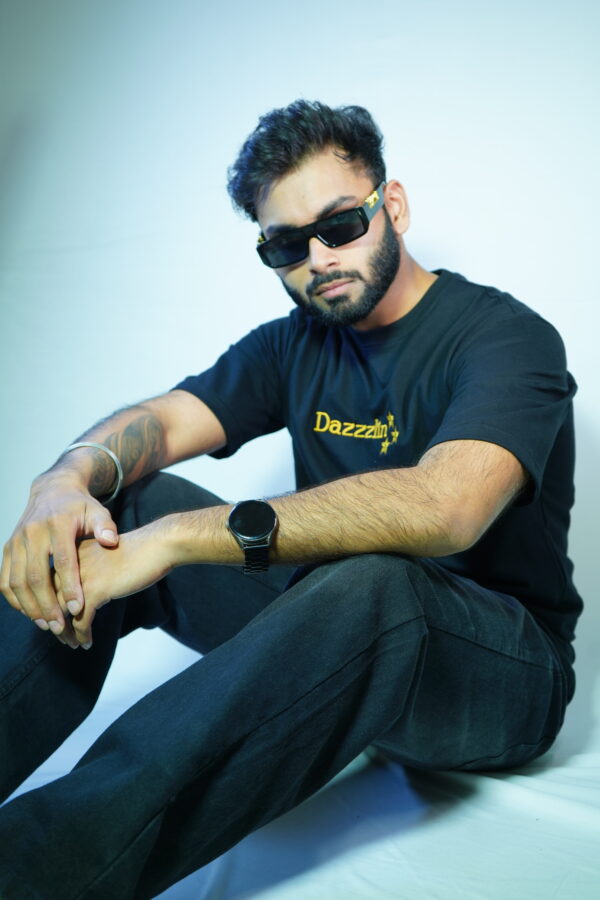 Star Embroidery T-shirt - Image 3